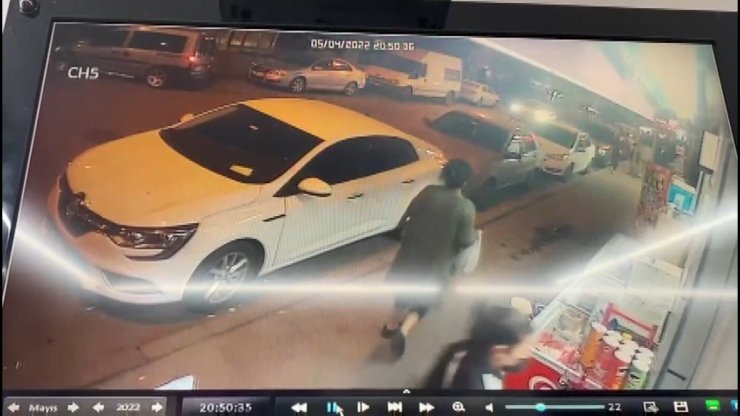 Kadını takip edip saldırdı