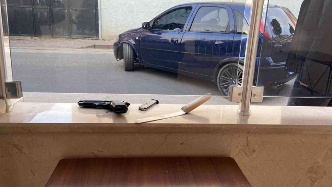 Kendisine tepki gösteren 2 kişiyi tabancayla yaralayan zanlı tutuklandı