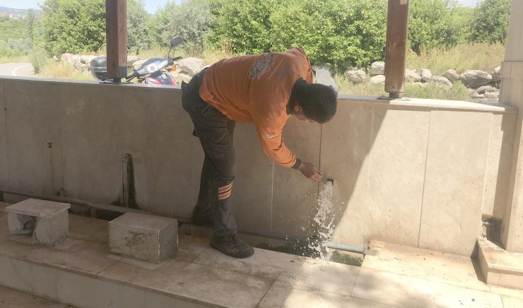 Mezarlıkların muslukları çalındı, muhtarlar tepki gösterdi