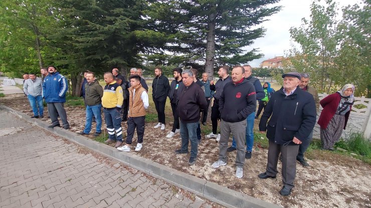 Mezarlıktan geçecek yol nedeniyle gerginlik yaşandı