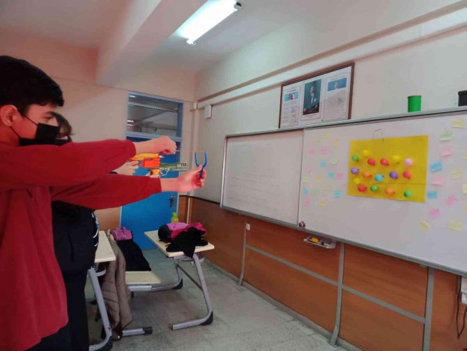 Öğrenciler renklerle daha etkili öğrenecek