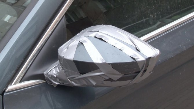 Sürücüye maganda şoku: Aracının aynasını kırdı