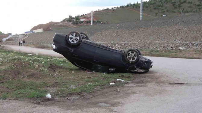 Takla atan otomobil ters döndü: 3 yaralı