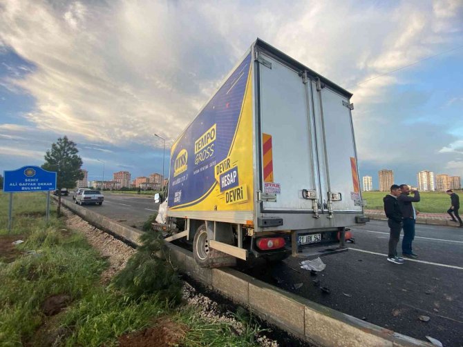 Trafik kazası: 2 ölü, ağır 2 yaralı