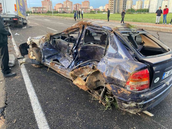 Trafik kazası: 2 ölü, ağır 2 yaralı