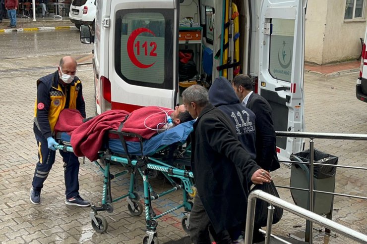 Van'da kamyonet dereye uçtu