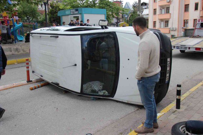 16 yaşındaki sürücünün kullandığı araç devrildi