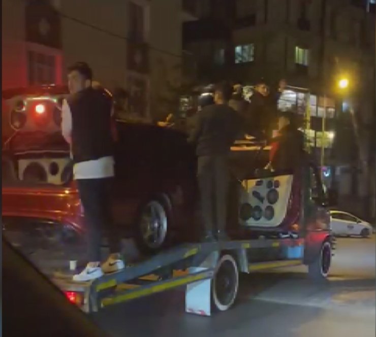 Çekici üzerinde tehlikeli yolculuk