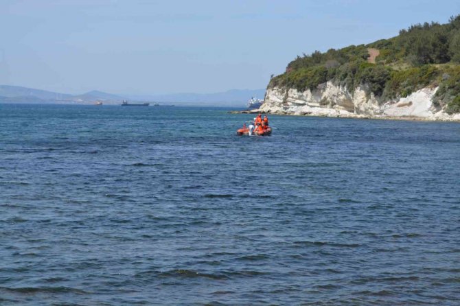 Denizde dalgıç kıyafetli ceset bulundu