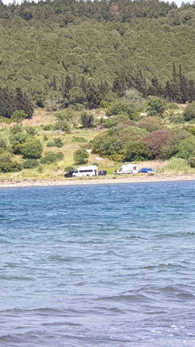 Denizde dalgıç kıyafetli ceset bulundu