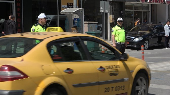 Denizli’de ’Yayalar için 5 adımda güvenli trafik’ uygulaması yapıldı