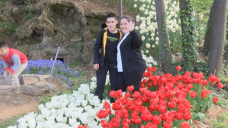 Emirgan Korusu’ndaki 'lale şöleni'ne fotoğraf gölgesi