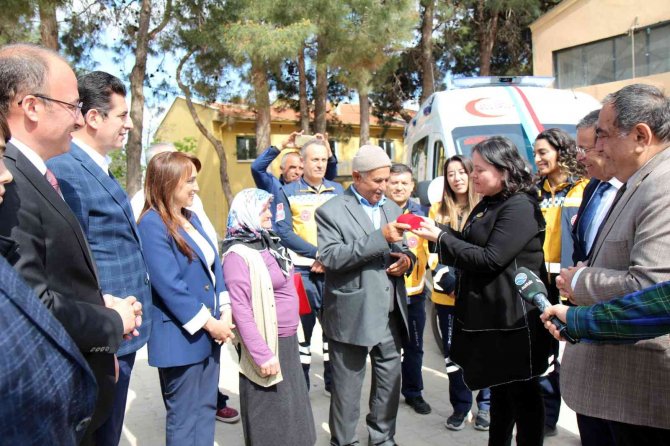 Hayırsever vatandaştan sağlık müdürlüğüne ambulans bağışı