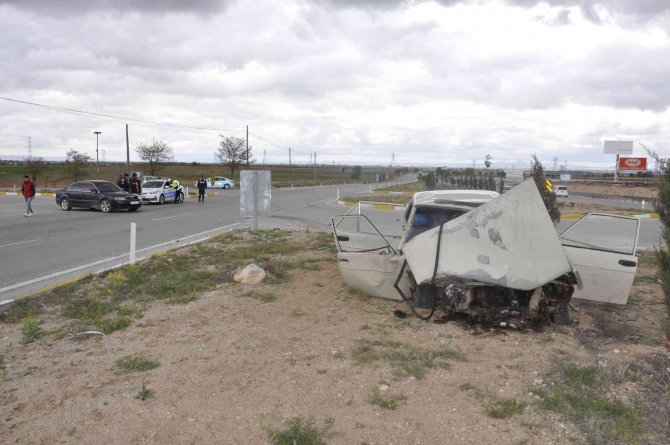 Karaman’da otomobiller çarpıştı: 3 yaralı