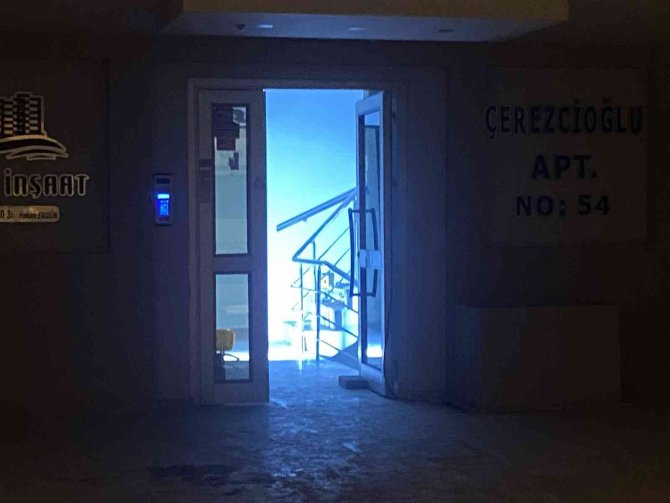 Karısının bıçakladığı adam ağır yaralandı