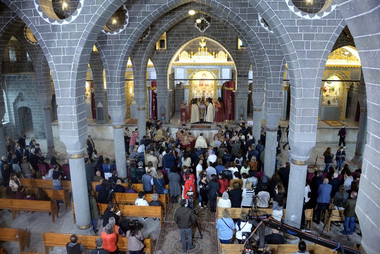 Restore edilen Surp Giragos Kilisesi, kutsama ayiniyle 7 yıl sonra tekrar açıldı