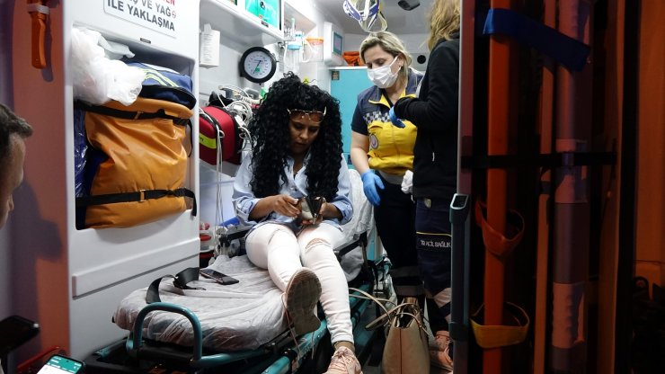 Uzaklaştırması olan koca, boşanma aşamasındaki eşini bıçakla yaraladı