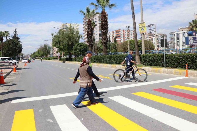 ’Yayalar için 5 adımda güvenli trafik’ kampanyası Mersin’de başladı