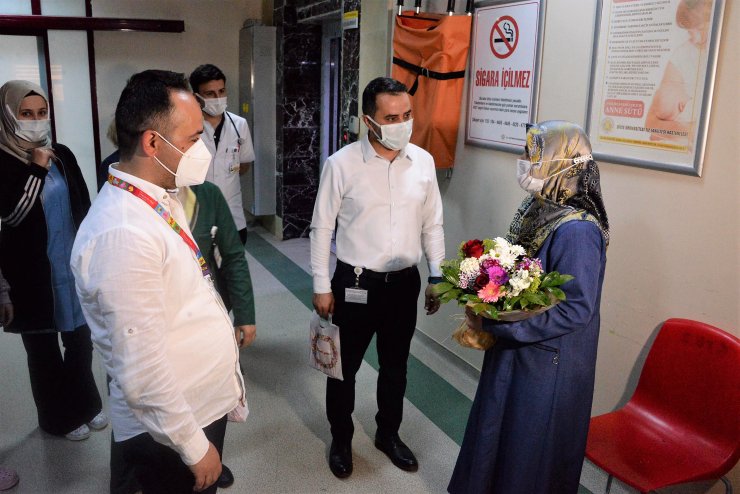 Yoğun bakım kapısında 10 yıldır çocuğunu bekliyor