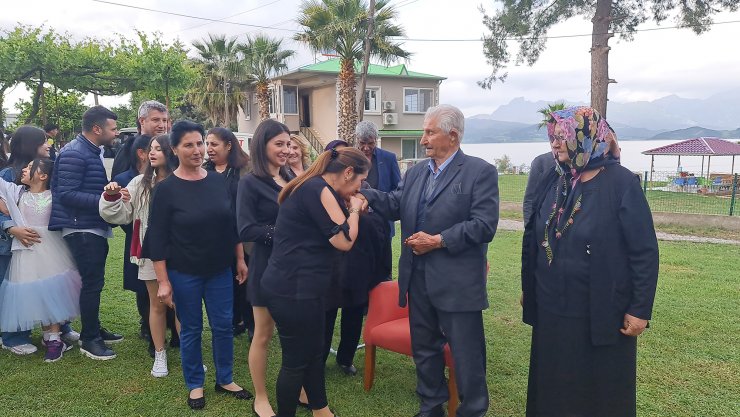 100'üncü yaşını, torunlarının konseriyle kutladı