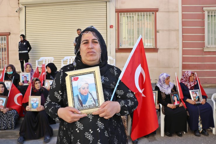 Anneler Günü'ne de evlat nöbetinde girdiler