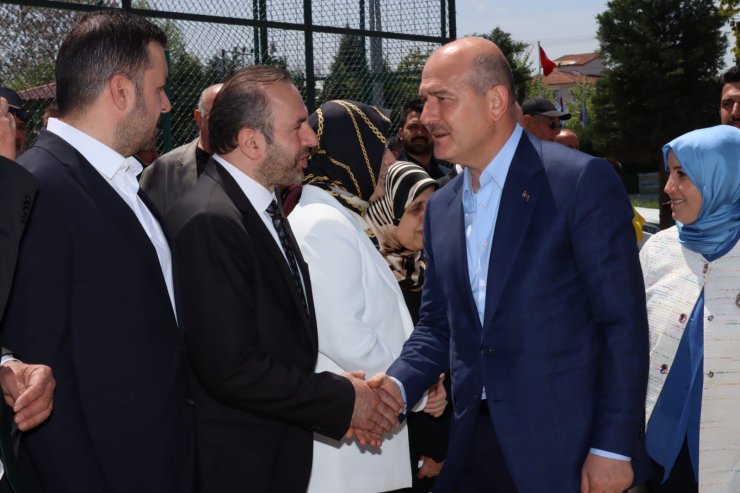 Bakan Soylu, Şehit Talha Bahadır'ın ailesini ziyaret etti