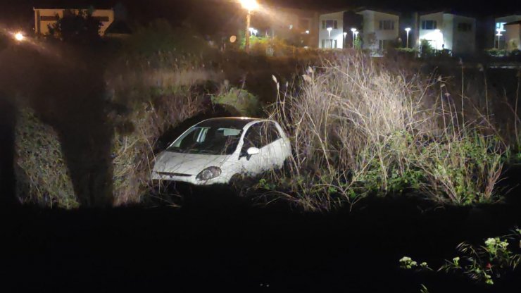 Çalıntı otomobil, 60 kilometrelik kovalamacanın ardından terk edilmiş halde bulundu