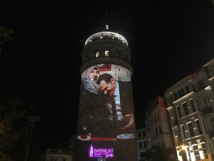  Galata Kulesi annelerin fotoğraflarıyla süslendi