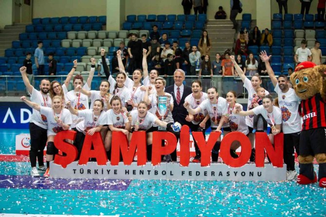 Kastamonu Belediyesi Kadınlar Türkiye Kupası şampiyonu oldu