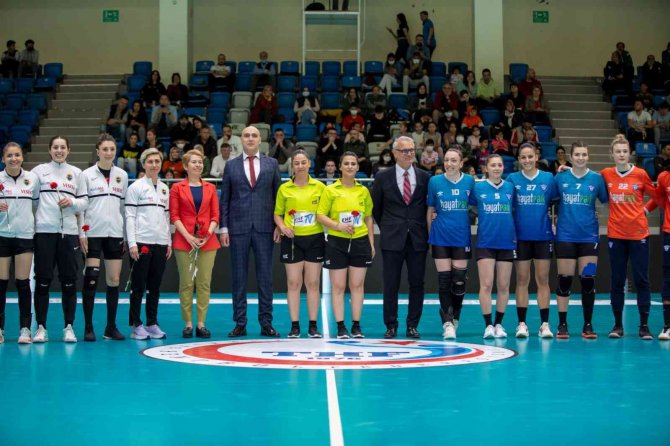 Kastamonu Belediyesi Kadınlar Türkiye Kupası şampiyonu oldu