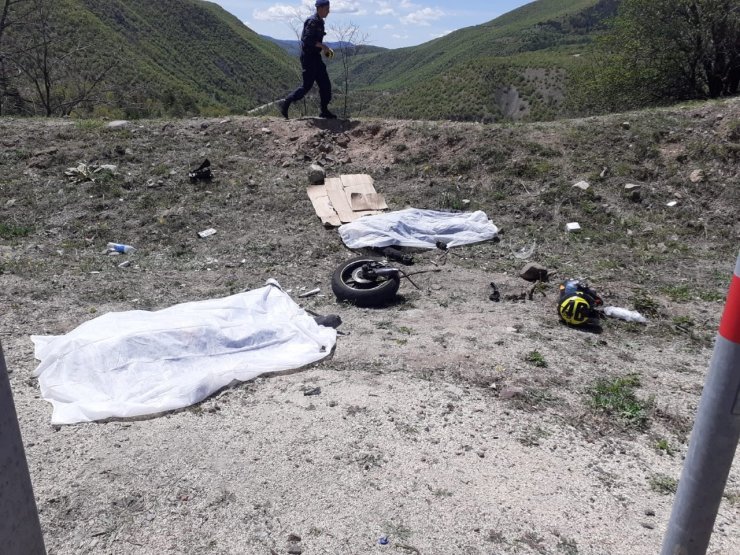 Motosiklet şarampole yuvarlandı; karı-koca hayatını kaybetti