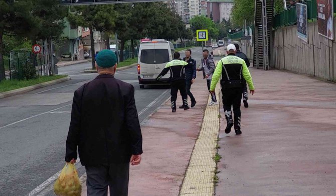 Sürücü ile polis arasında gergin anlar yaşandı
