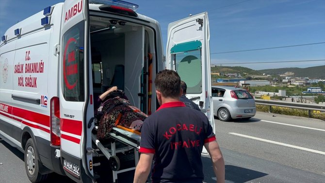 6 aracın karıştığı zincirleme kazada 10 kişi yaralandı