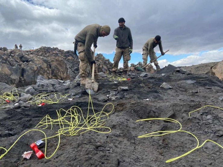 Ağrı Dağı'nda 11 terörist etkisiz hale getirildi