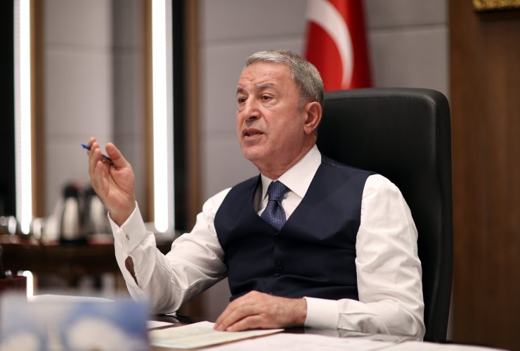 Bakan Akar'dan komutanlarla toplantı