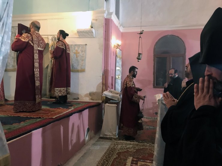 Cemaati olmayan kilisede 20 yıl aradan sonra ayin