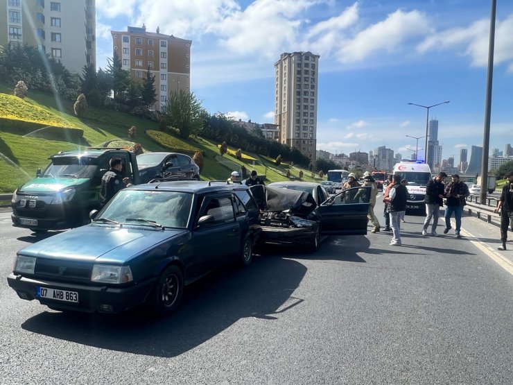 Direksiyon başında fenalaşan sürücü kaza yaptı