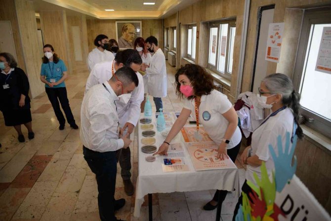 Hastane enfeksiyonlarını önlemenin en kolay yolu el hijyeni