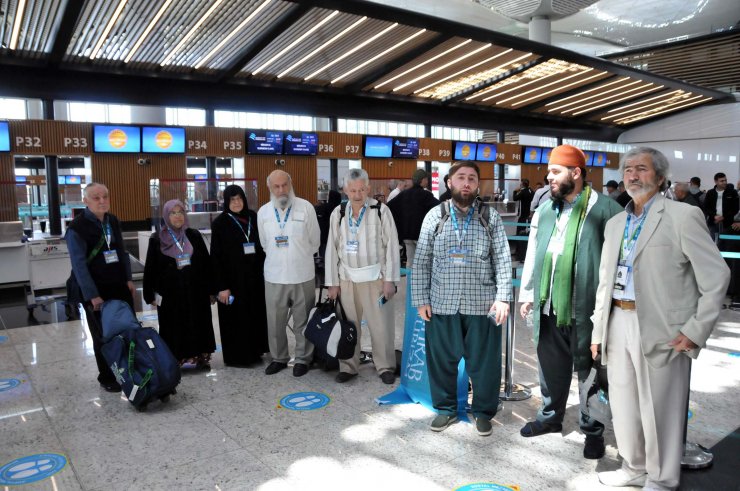 İki yıl aradan sonra umreciler kutsal topraklara gitti  