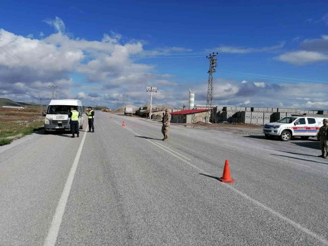 Jandarmadan okul servislerine yönelik denetim