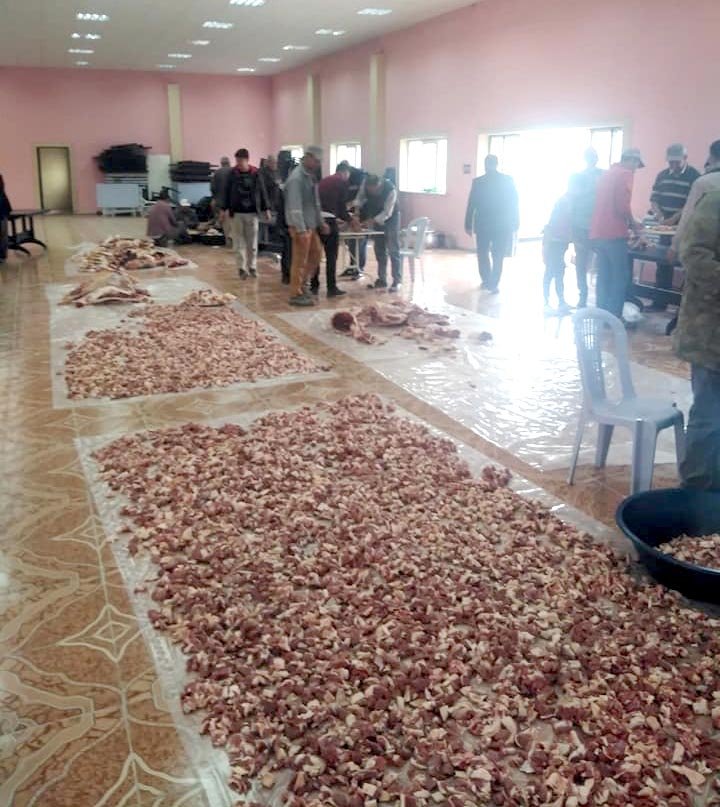 Kamyonet kasasında açıkta et taşınmasına inceleme