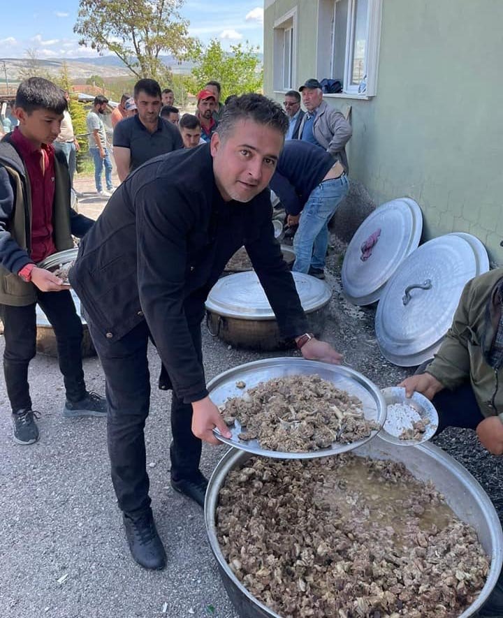 Kamyonet kasasında açıkta et taşınmasına inceleme