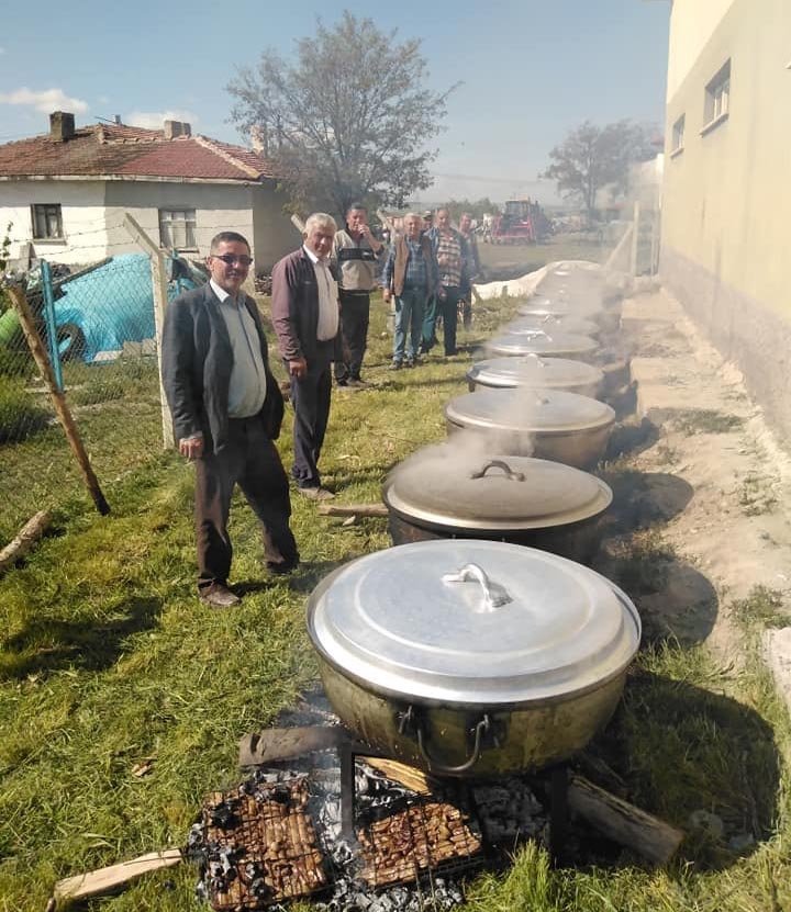 Kamyonet kasasında açıkta et taşınmasına inceleme