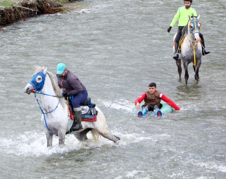 Karasu Nehri'nde 'Atlı banana'
