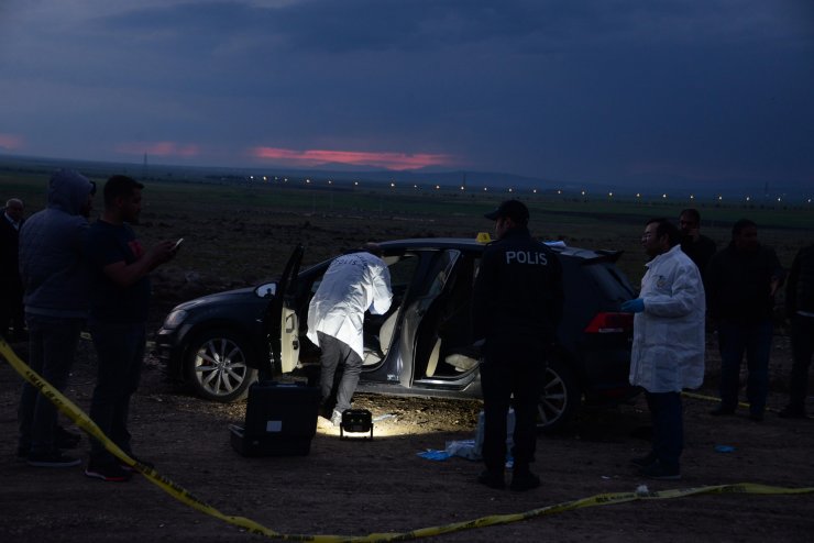 Kayıp genç otomobilde ölü bulundu