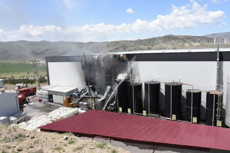 Madeni yağ fabrikasında yangın