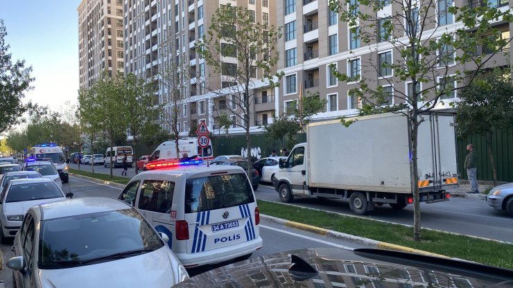 Otomobil sürücüsü silahlı saldırıda yaralandı