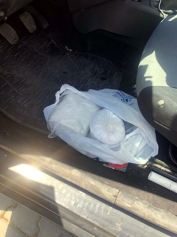 Otomobilinde 1 kilo kokainle yakalanan sürücü tutuklandı