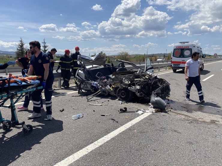 Park halindeki TIR’a çarpan otomobildeki kadın öldü