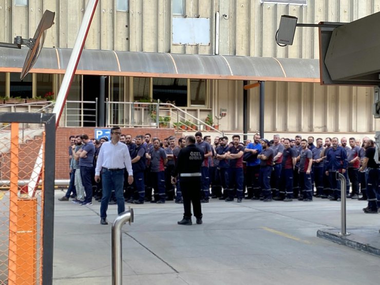 Plastik fabrikasındaki yangın korkuttu